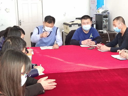 五大連池農(nóng)場農(nóng)業(yè)科技服務(wù)中心黨支部組織全體人員集中學(xué)習(xí)集團黨委擴大會議